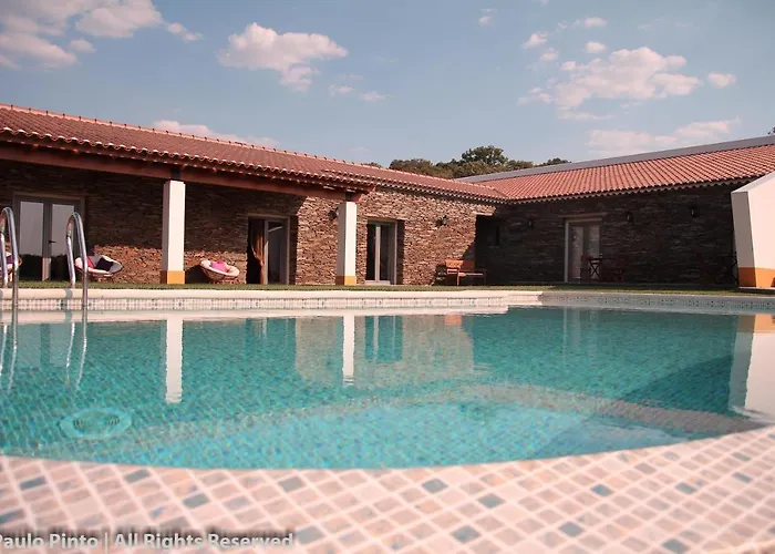 Alojamento de Turismo Rural Monte Vale Mosteiro *