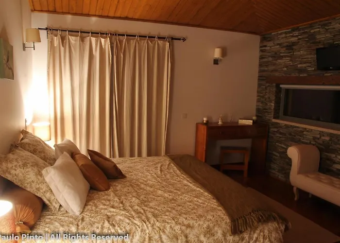 Alojamento de Turismo Rural Monte Vale Mosteiro *