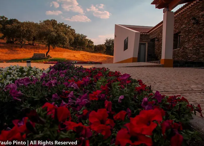 Monte Vale Mosteiro Alojamento de Turismo Rural Rosmaninhal (Santarem)